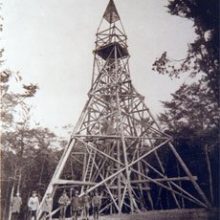 Holzpyramide von 1893